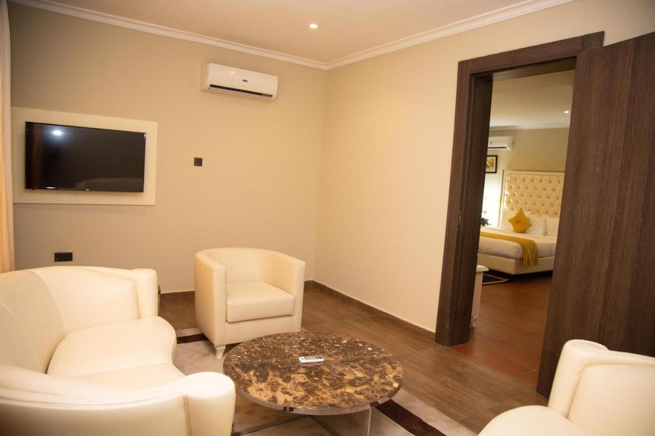 Oak Haven Hotel & Suites Port Harcourt Exterior foto